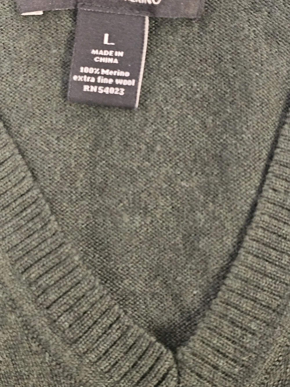 Banana Republic Men's V-Neck Sweater in Olive
